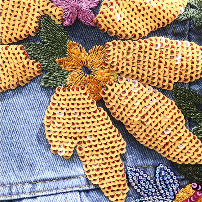 Giubbino in Jeans con ricamo e paillettes
