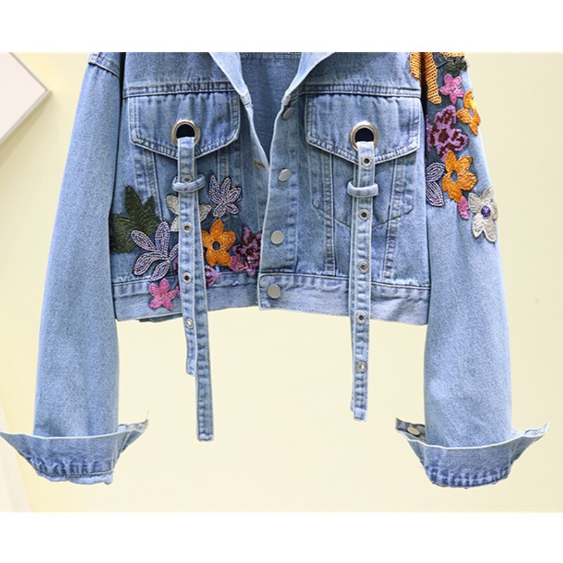 Giubbino in Jeans con ricamo e paillettes