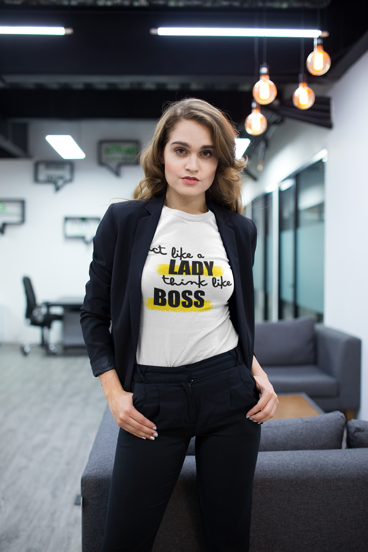 T-Shirt • Act like a LADY